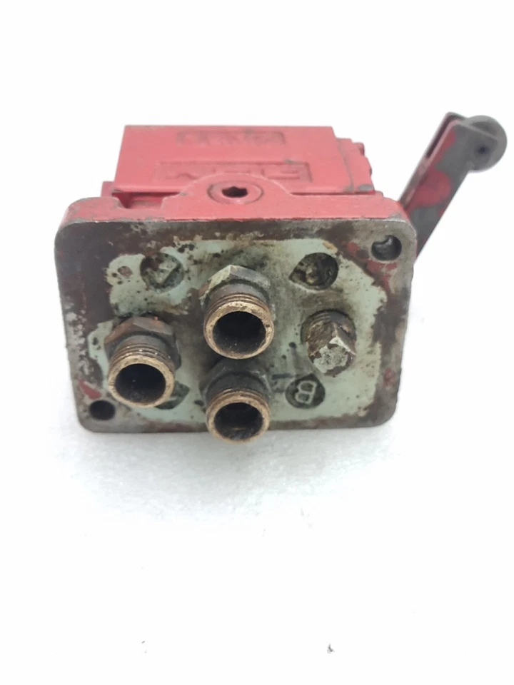 Yuken DCG-01-2B2-R-40 Directional Valve DCG012B2R40